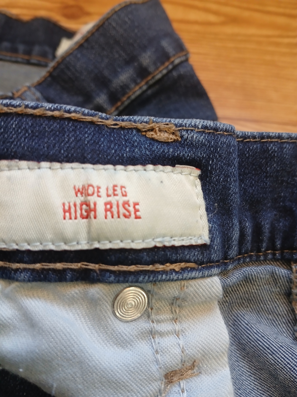 Lucky Brand Jeans in Dark and Light Blue Denim - Picture 8 of 8